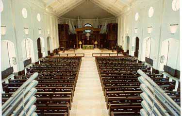 The nave of Saint George’s, Nashville.