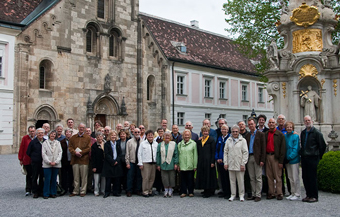 2009 Pipedreams tour group in the courtyard of the Heiligen Kreutz Monastery