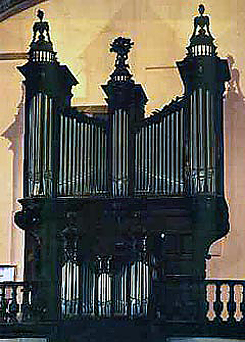 1990 Grenzing organ at Eglise Saint-Vincent, Bagneres de Bigorre, France