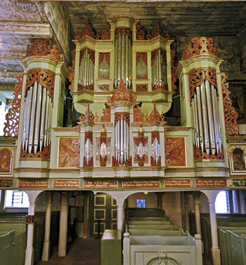 1599 Wilde; 1682 Schnitger organ at St. Jacobi Church, Ludingworth, Germany