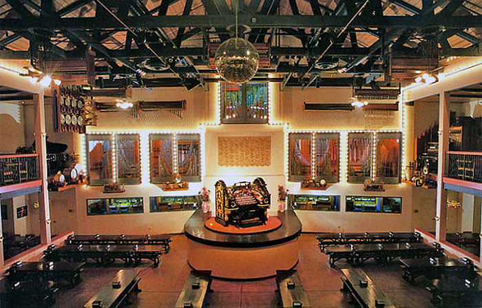 Wurlitzer organ at Organ Stop Pizza, Mesa, Arizona