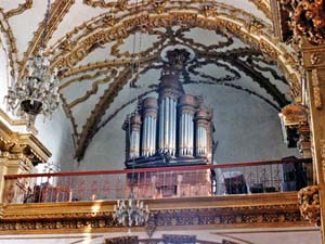 Organ and detail of Nuestra Señora de Ocotlan, Ocotlán, Tlaxcala