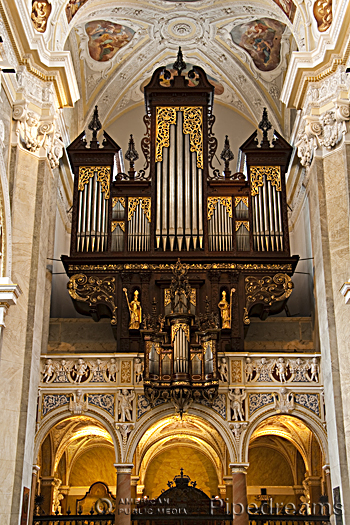1642 Freundt organ at Stift Klosterneuburg, Austria
