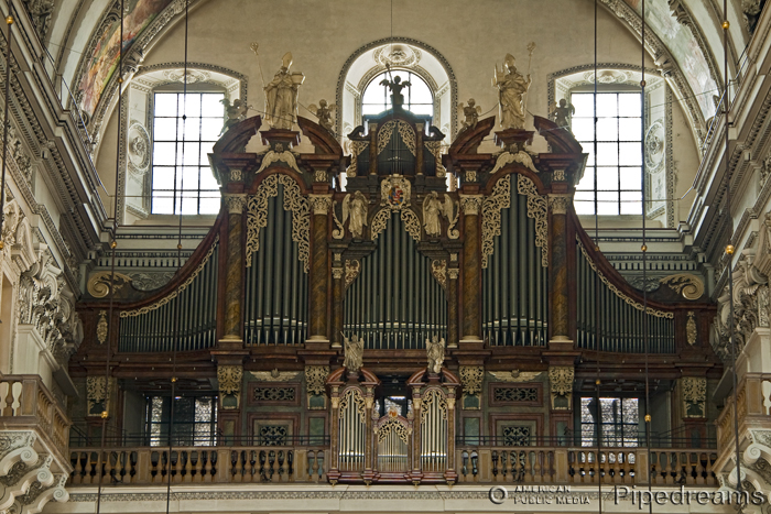 1880; 1914 Mauracher; 1988 Metzler organ at the Salzburger Dom, Austria