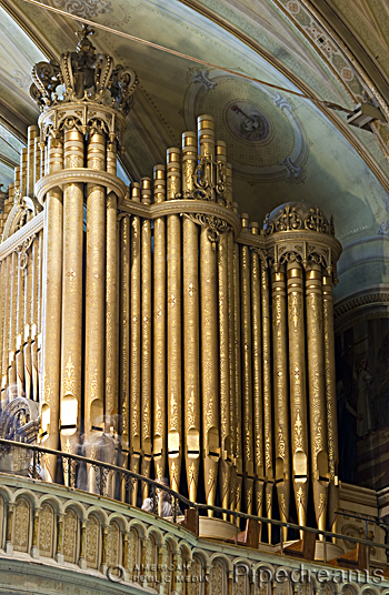 1915 Casavant Freres; 1999 Casavant Freres organ, Opus 600, at the Eglise Tres-Saint-Nom-de-Jesus, Montreal, Quebec, Canada