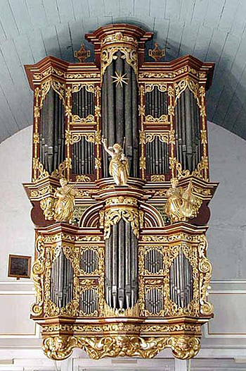 1680 Schnitger organ at Sankt Peter und Paul Kirche, Cappel, Germany