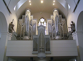 1979 Sandtner organ