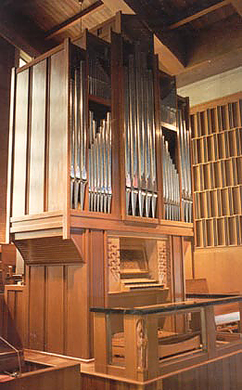 1991 Watersmith organ at Mont Marie Chapel, Holyoke, Massachusetts