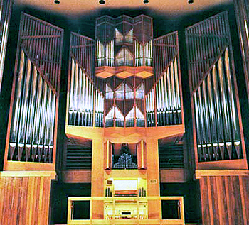 1975 Kuhn organ